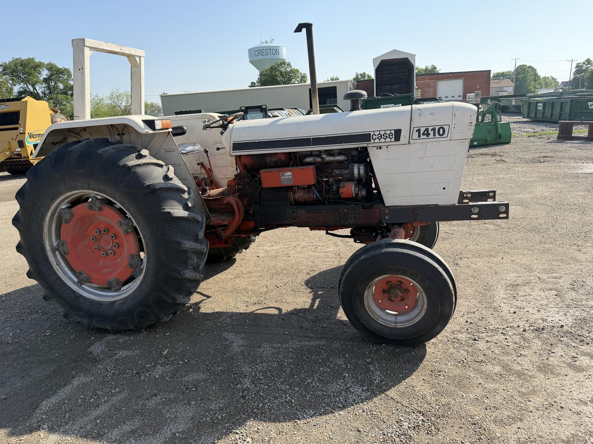 J.I. Case 1410 Equipment Image0