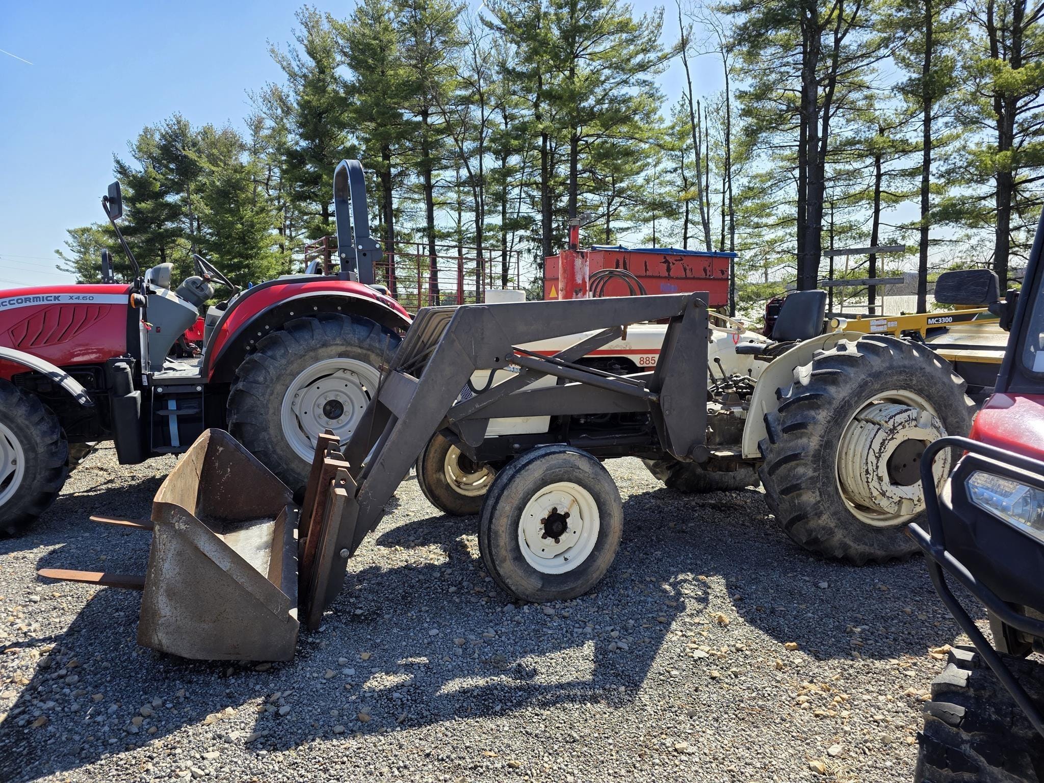 David Brown 885 Equipment Image0