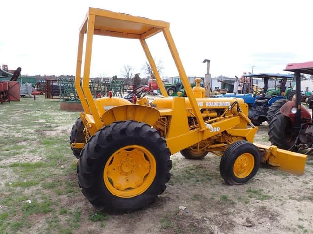 Image of Case 300 equipment image 3