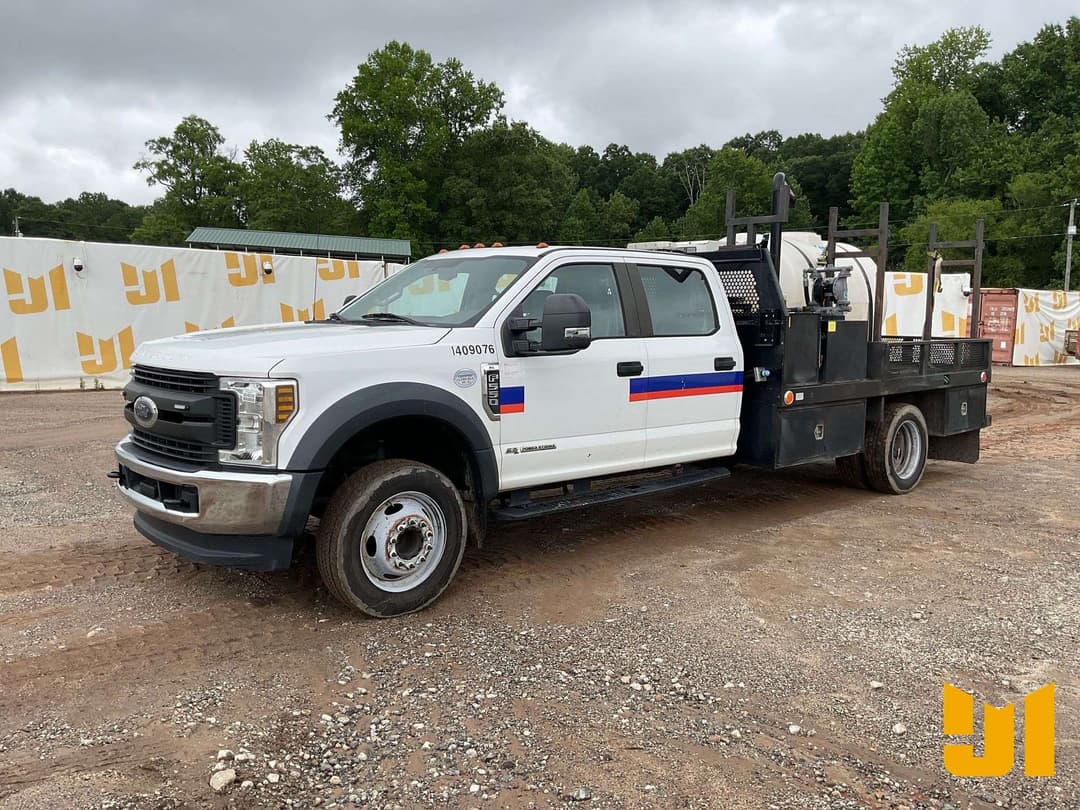Image of Ford F-550 Primary image