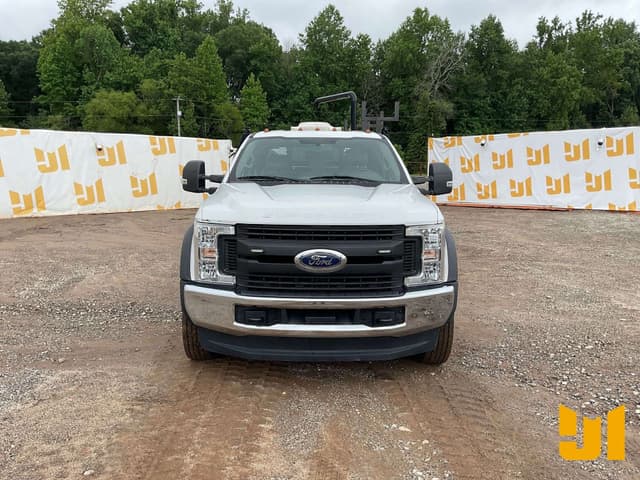 Image of Ford F-550 equipment image 1