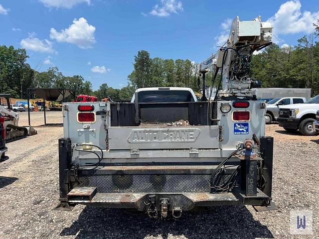 Image of Ford F-550 equipment image 4