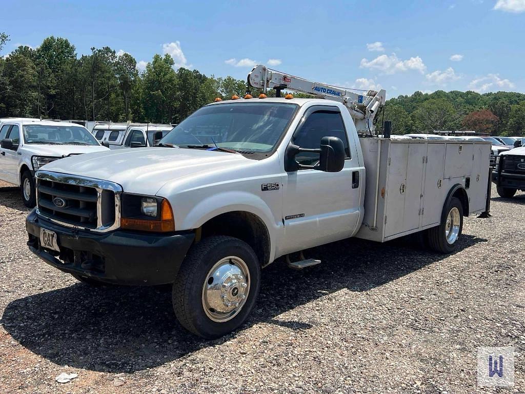 Image of Ford F-550 Primary image