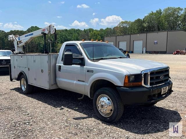 Image of Ford F-550 equipment image 2
