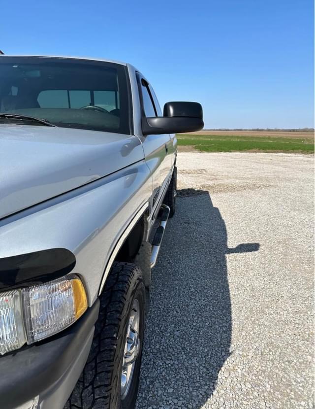 Image of Dodge Ram 2500 equipment image 3