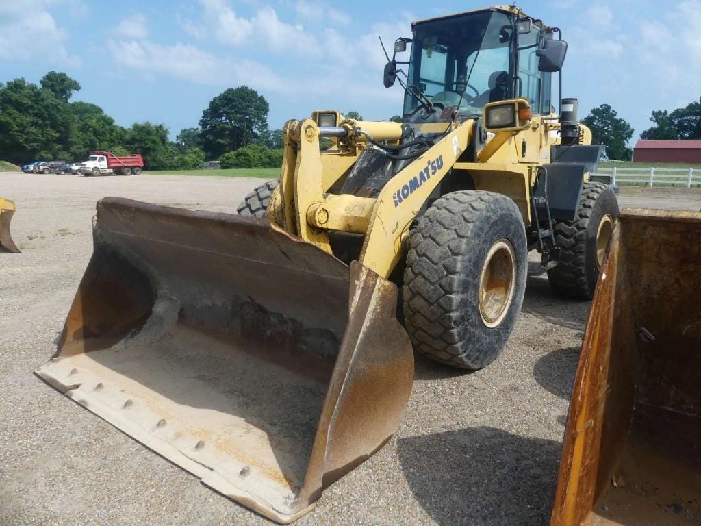 2008 Komatsu WA320-6 Equipment Image0