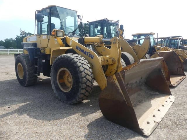 Image of Komatsu WA320-6 equipment image 1