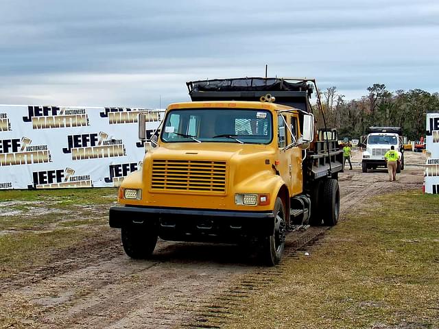 Image of International 4700 equipment image 1