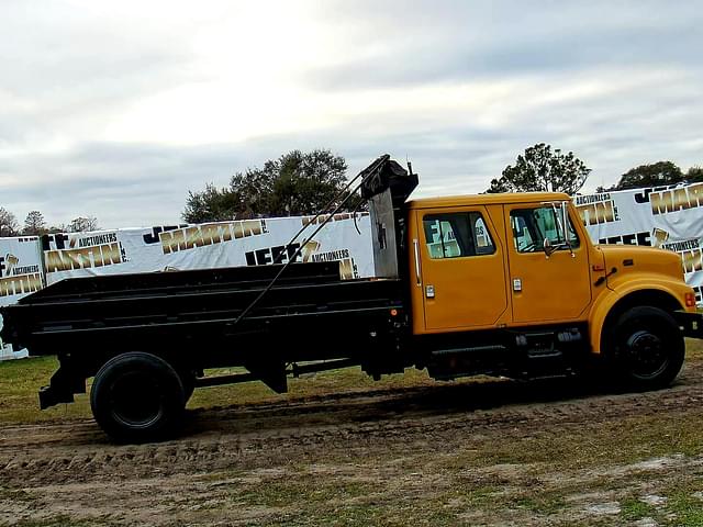 Image of International 4700 equipment image 3