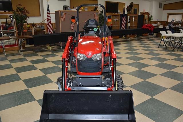 Image of Massey Ferguson GC1723E equipment image 2