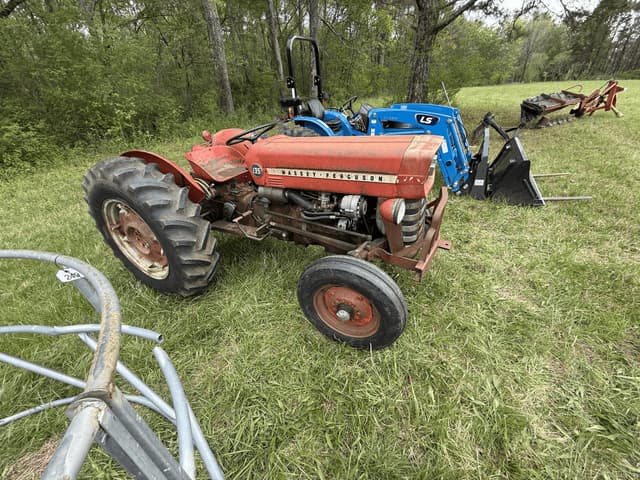 Image of Massey Ferguson 135 equipment image 2
