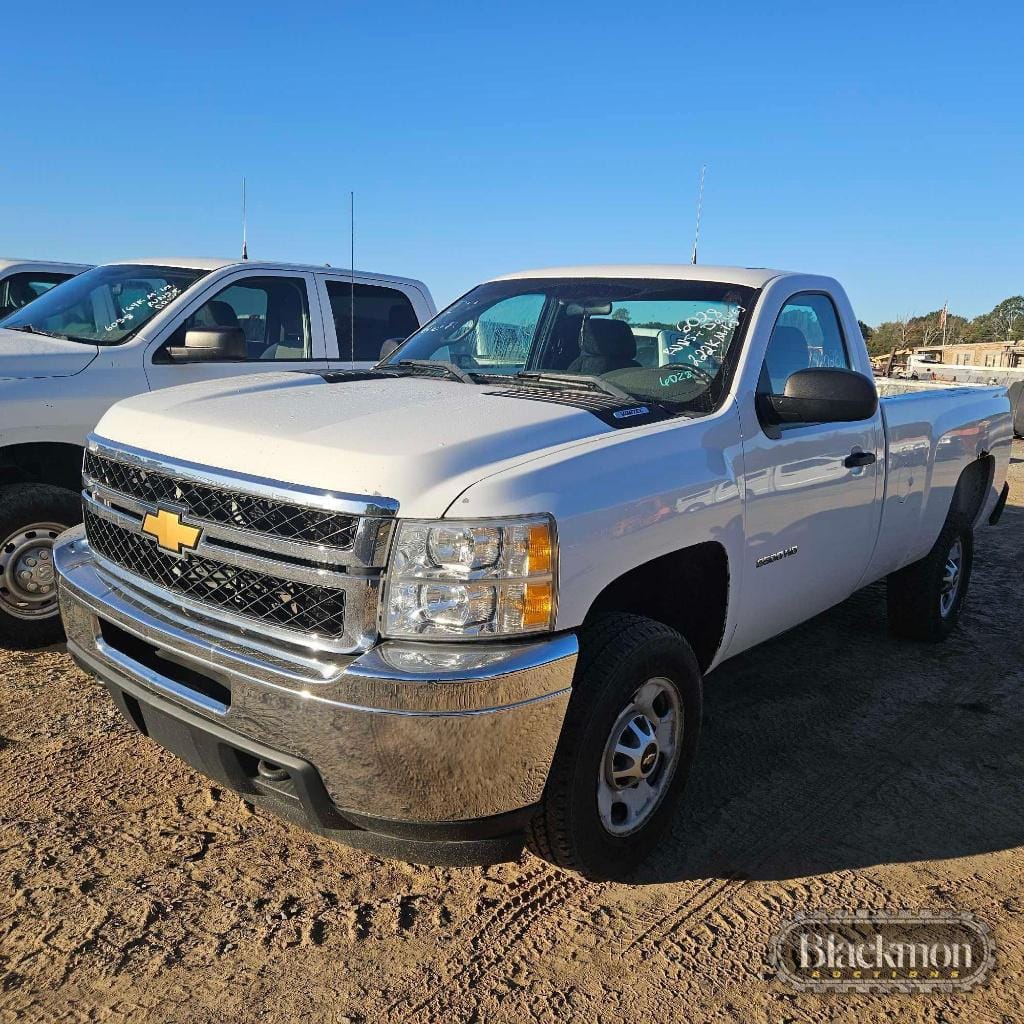 2012 Chevrolet 2500 Equipment Image0