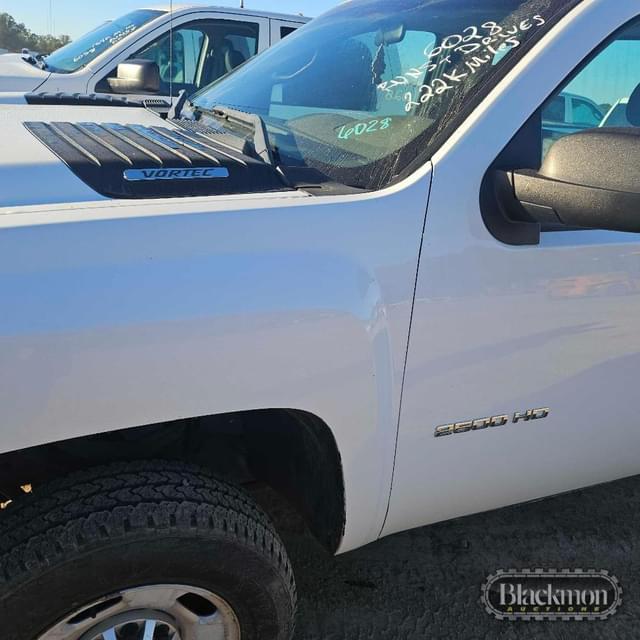 Image of Chevrolet 2500 equipment image 1