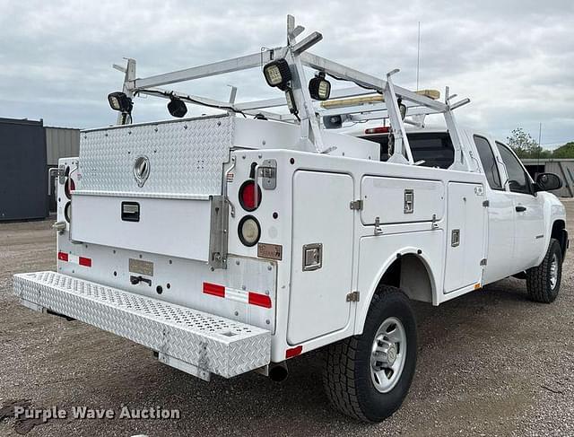 Image of Chevrolet 3500HD equipment image 4