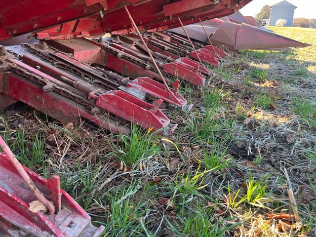 Image of Case IH 1064 equipment image 1