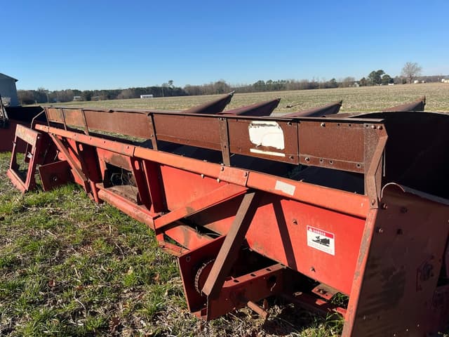 Image of Case IH 1064 equipment image 2