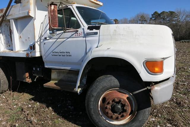 Image of Ford F-SERIES equipment image 2