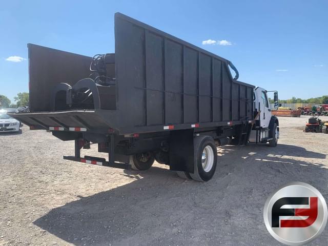 Image of Freightliner M2 equipment image 4