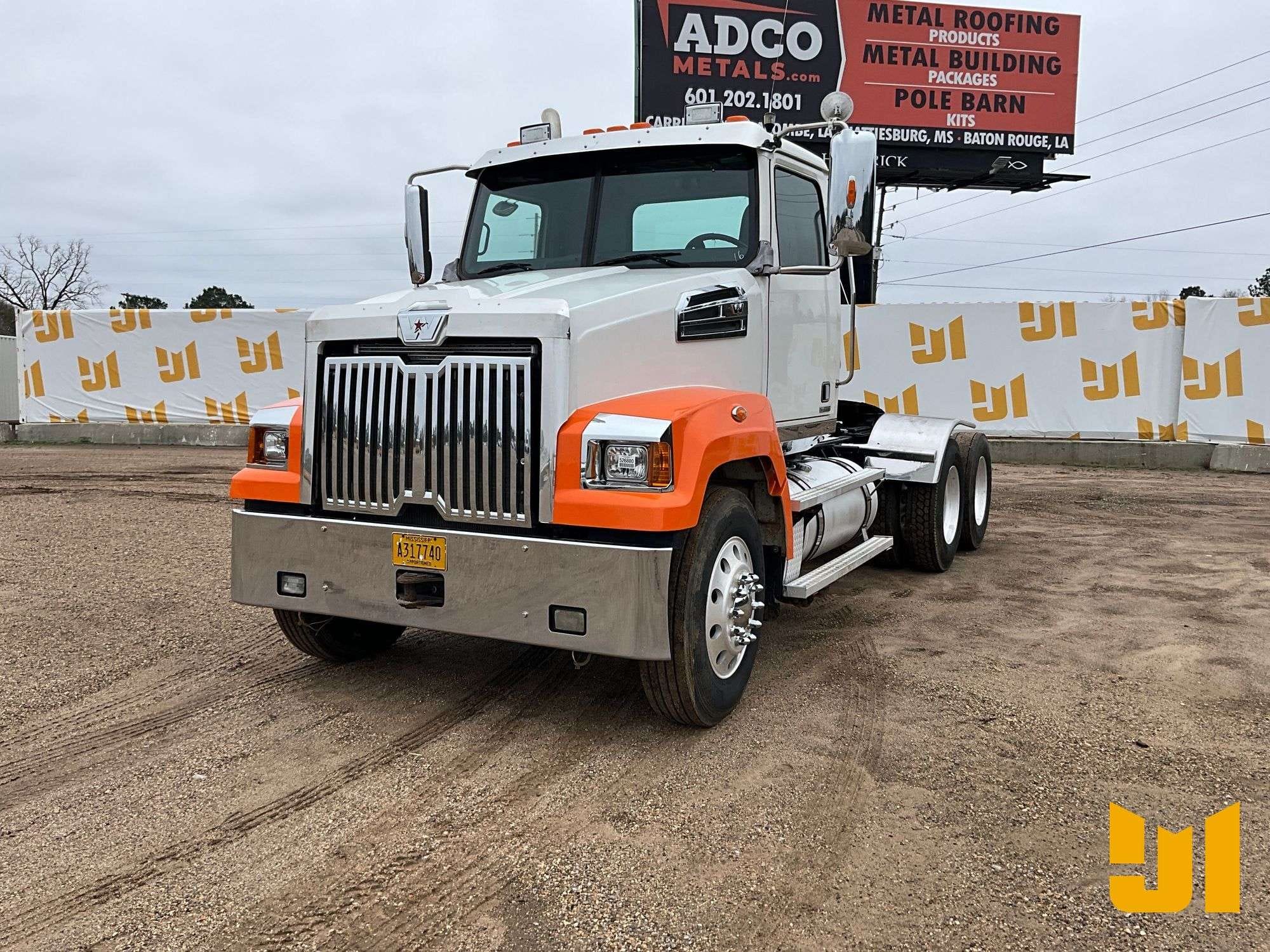 2016 Western Star 4700 Equipment Image0