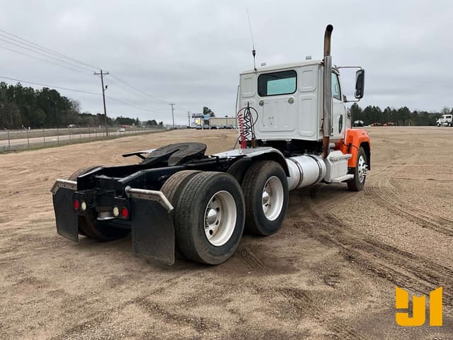 Image of Western Star 4700 equipment image 4