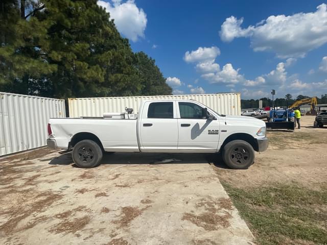 Image of Dodge Ram 3500 equipment image 3