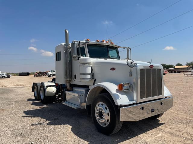 Image of Peterbilt 367 equipment image 2