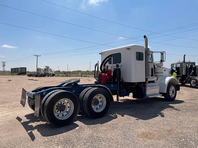 Image of Peterbilt 367 equipment image 4