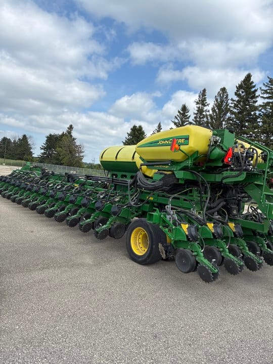 2005 John Deere DB90 Equipment Image0