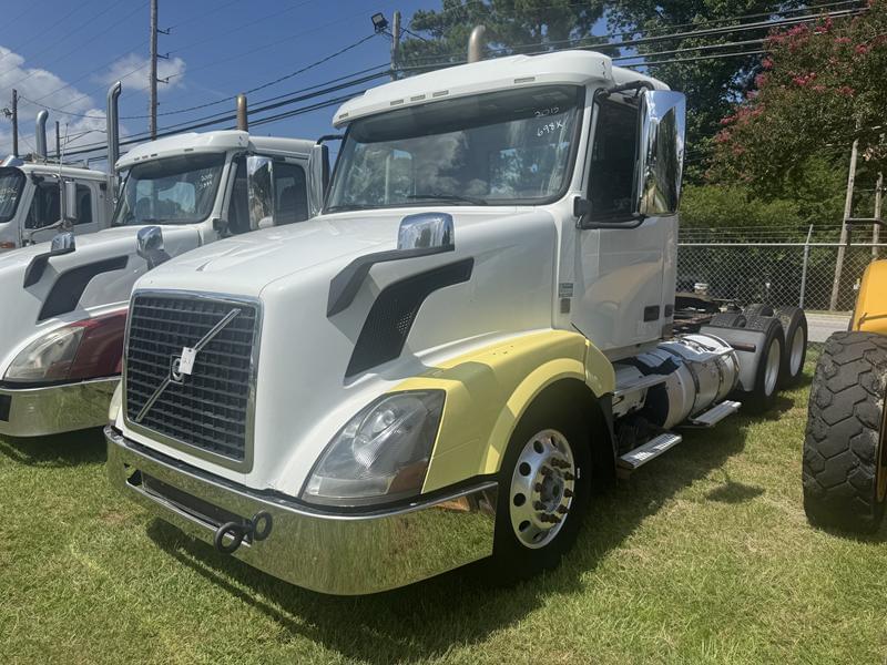 Image of Volvo VNL64T Primary image
