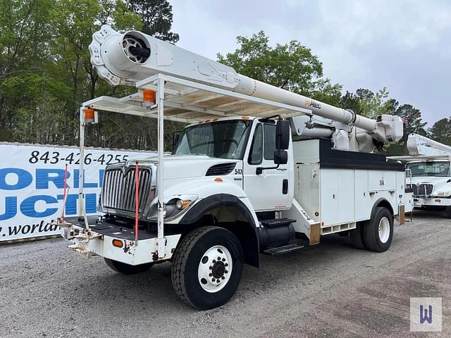 Image of International 7400 equipment image 1