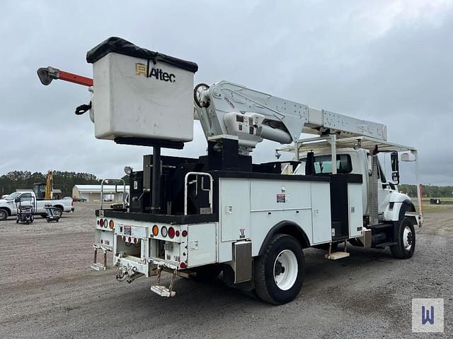 Image of International 7400 equipment image 4