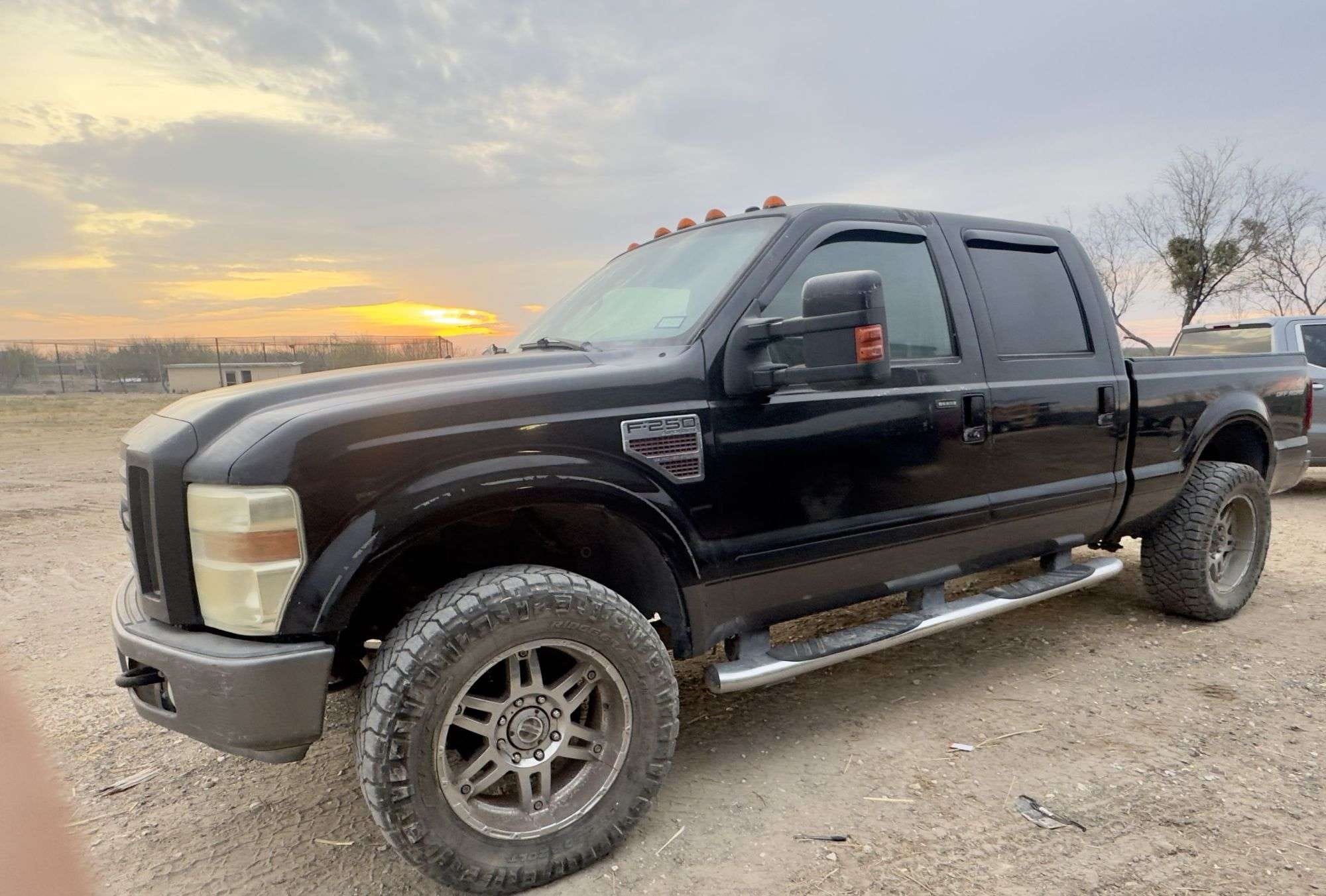 2008 Ford F-250 Equipment Image0