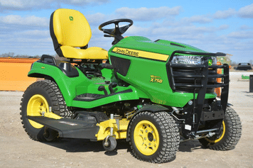 Main image John Deere X758