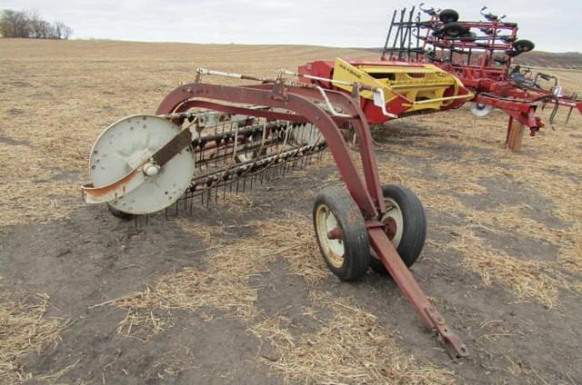 Image of International Harvester 35 equipment image 1