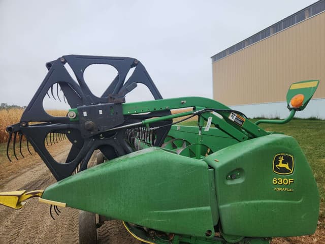 Image of John Deere 630 equipment image 3