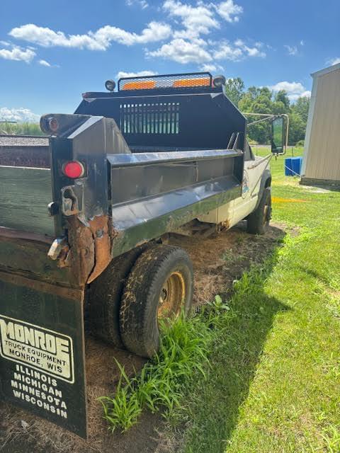 Image of Chevrolet 3500 equipment image 4