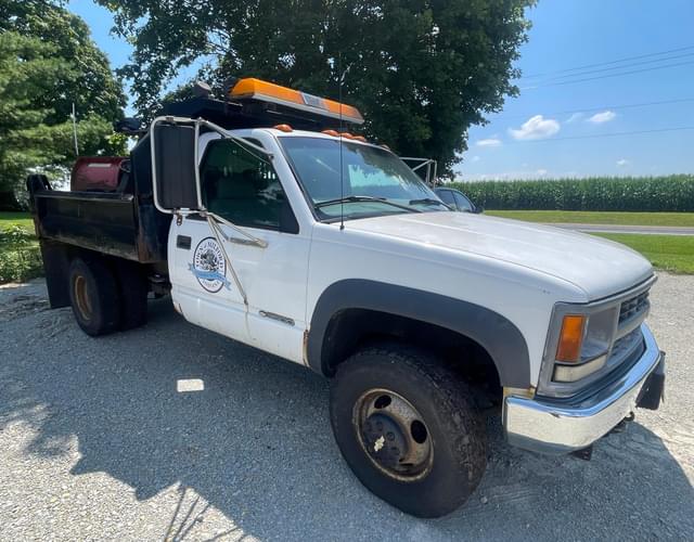 Image of Chevrolet 3500 equipment image 2
