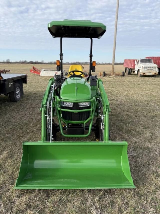 Image of John Deere 2038R equipment image 1