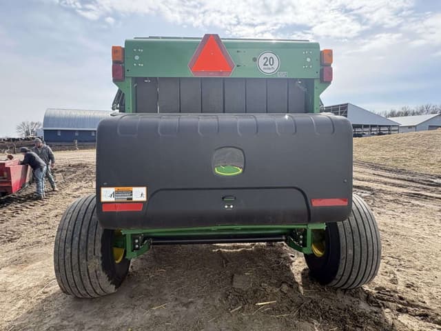 Image of John Deere 560M equipment image 3