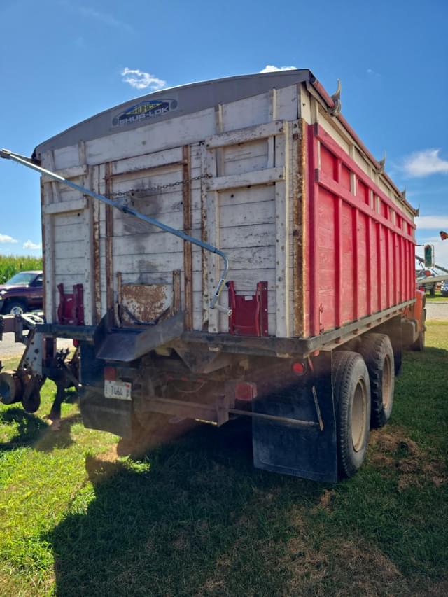 Image of Chevrolet C65 equipment image 3