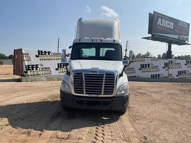 Image of Freightliner Cascadia equipment image 1