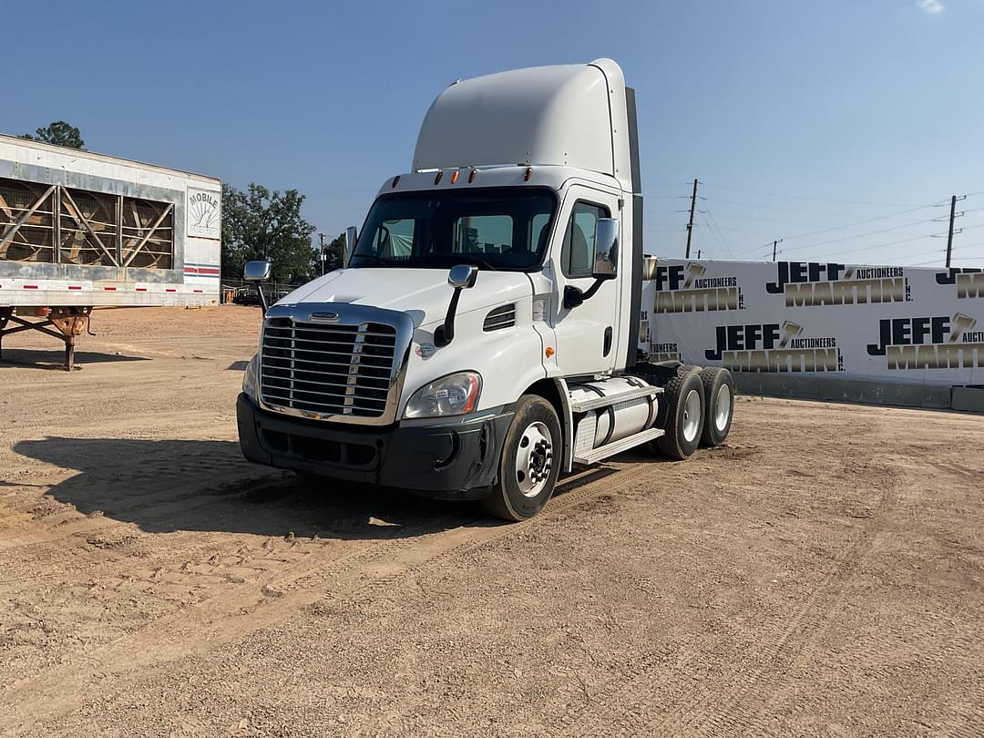 Image of Freightliner Cascadia Primary image