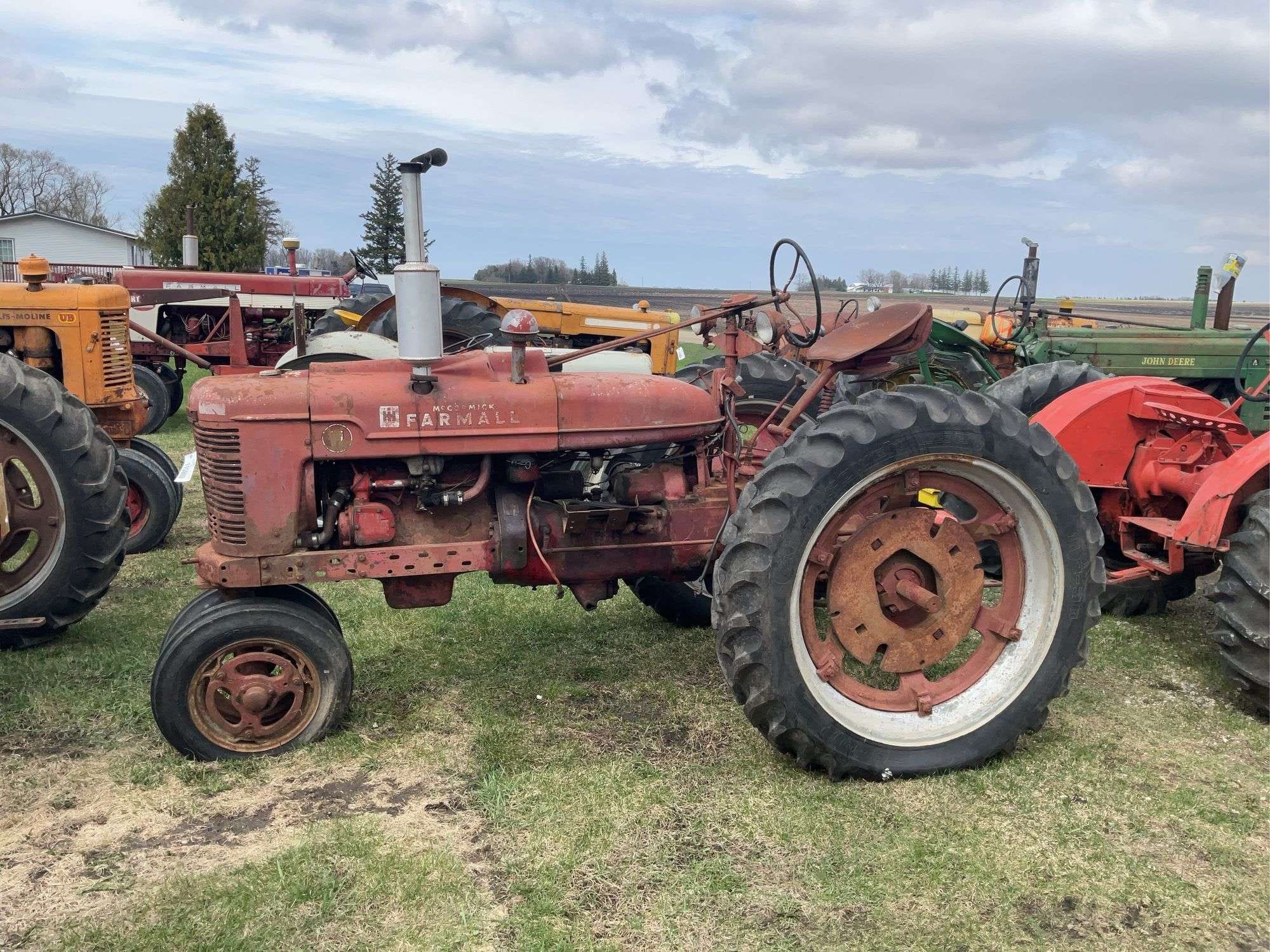 1944 Farmall H Equipment Image0