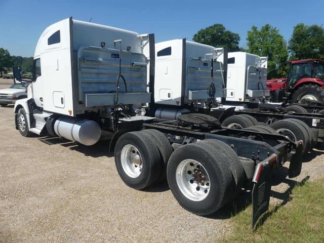 Image of Kenworth T680 equipment image 3