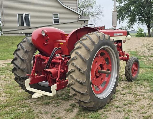 Image of International Harvester 460 equipment image 3