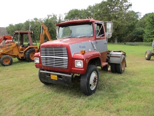 Main image Ford L8000