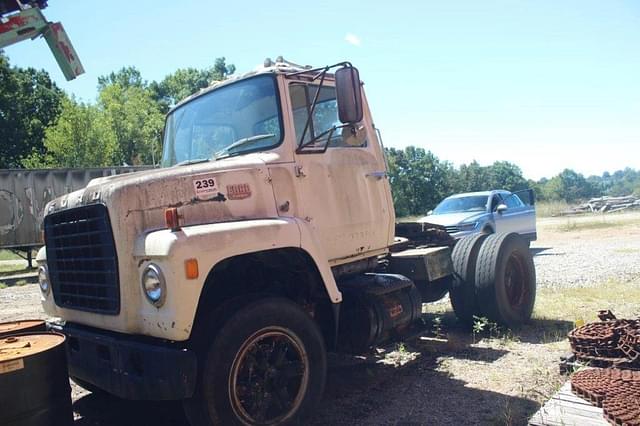 Image of Ford 9000 equipment image 1