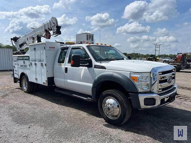 Image of Ford F-550 equipment image 3