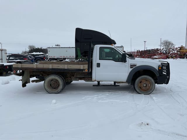 Image of Ford F-450 equipment image 2