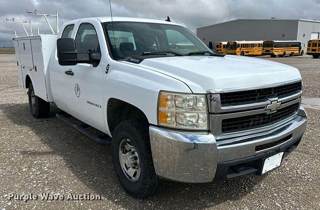 Image of Chevrolet 3500HD equipment image 2